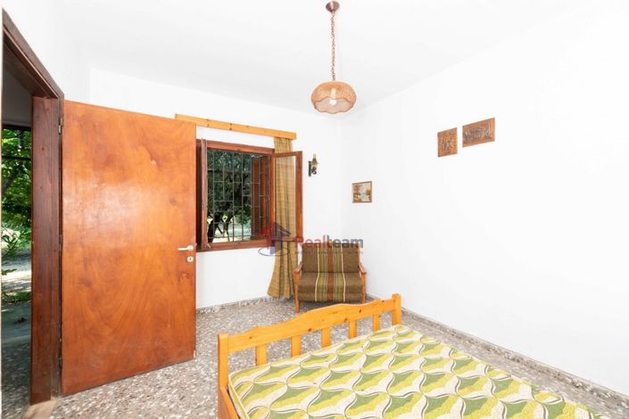 Image No.13-3 Bed Property for sale