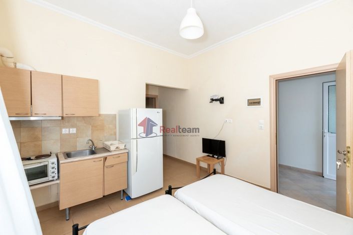 Image No.10-6 Bed Property for sale