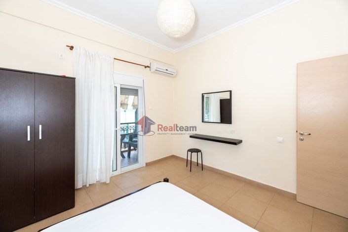 Image No.14-6 Bed Property for sale
