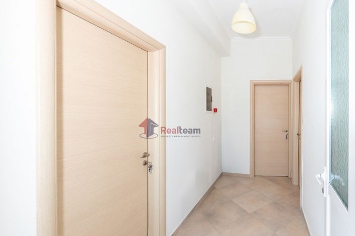 Image No.21-6 Bed Property for sale