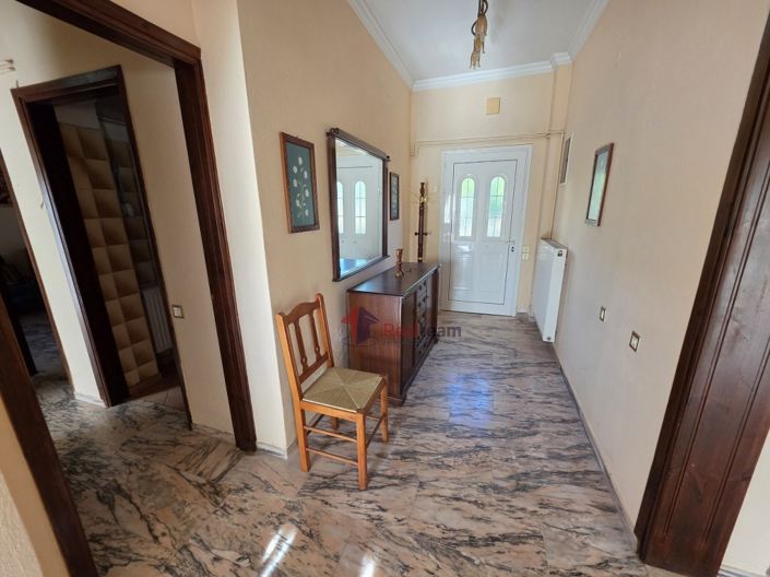 Image No.26-3 Bed Property for sale
