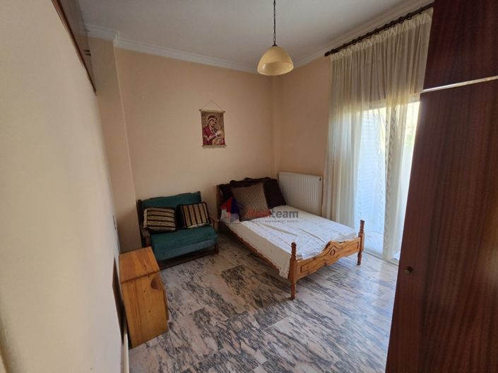Image No.28-3 Bed Property for sale
