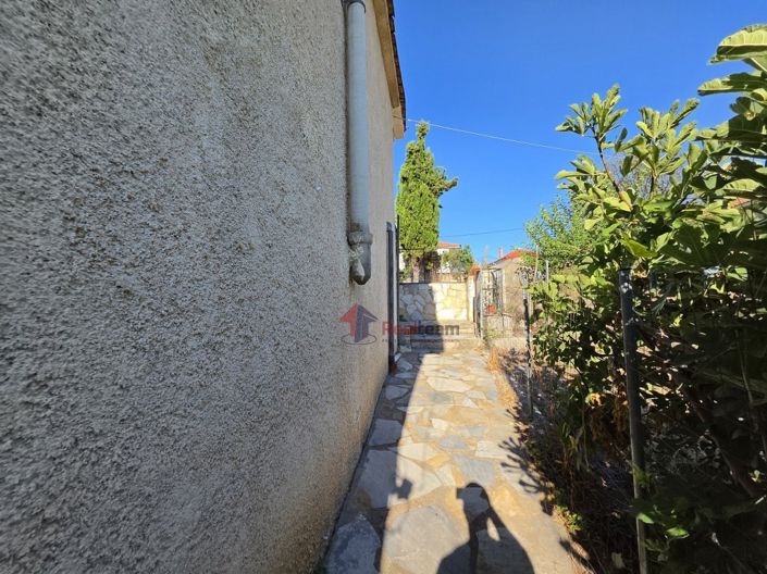 Image No.30-3 Bed Property for sale