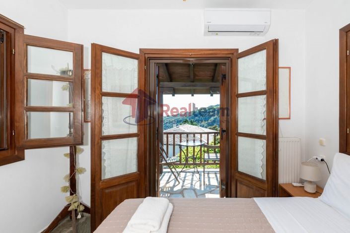 Image No.13-14 Bed Property for sale
