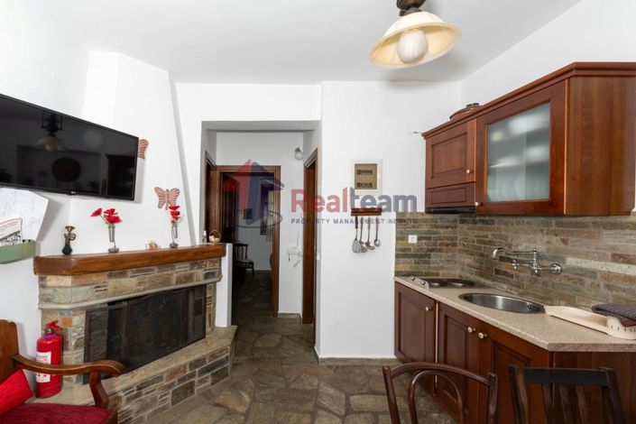 Image No.21-14 Bed Property for sale
