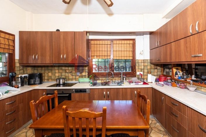 Image No.9-5 Bed Maisonette for sale
