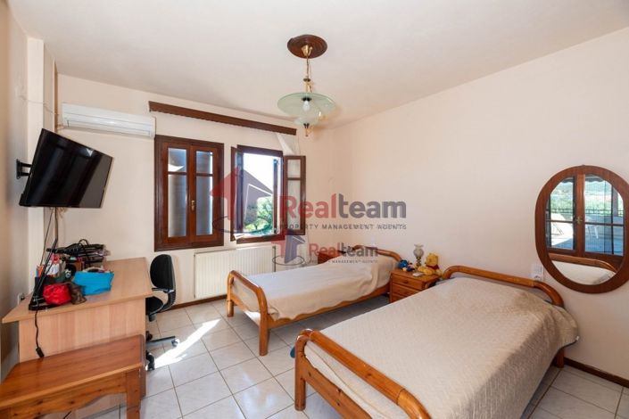 Image No.36-5 Bed Maisonette for sale