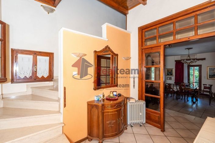 Image No.6-5 Bed Maisonette for sale