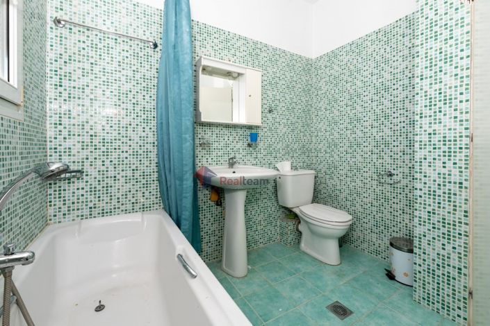Image No.16-4 Bed Property for sale