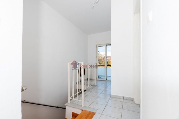 Image No.19-4 Bed Property for sale