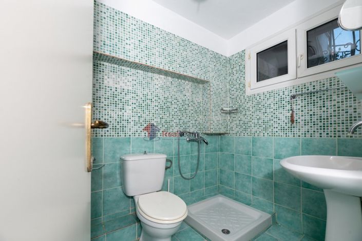 Image No.24-4 Bed Property for sale