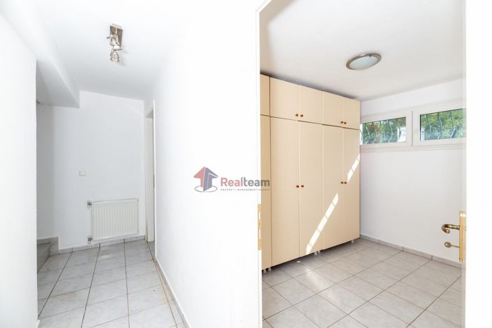 Image No.26-4 Bed Property for sale