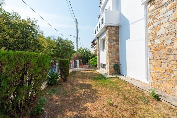 Image No.30-4 Bed Property for sale