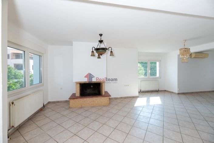 Image No.5-4 Bed Property for sale