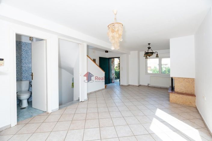 Image No.8-4 Bed Property for sale