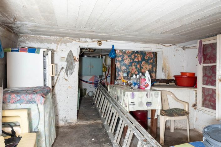 Image No.21-1 Bed Property for sale
