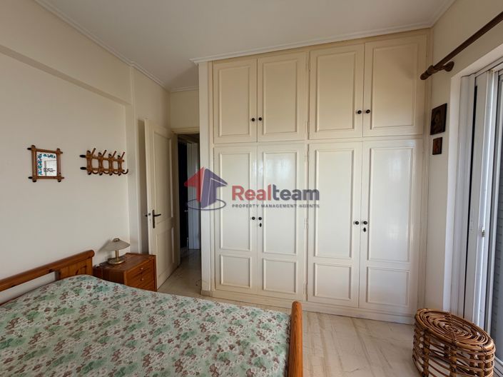 Image No.12-3 Bed Property for sale