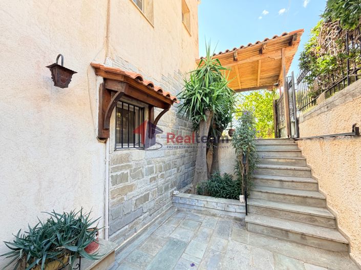 Image No.19-3 Bed Property for sale