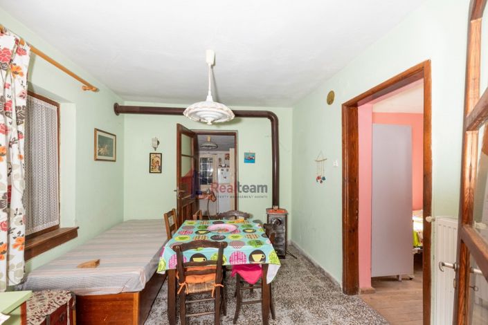 Image No.12-1 Bed Property for sale