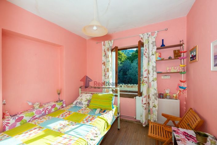Image No.13-1 Bed Property for sale
