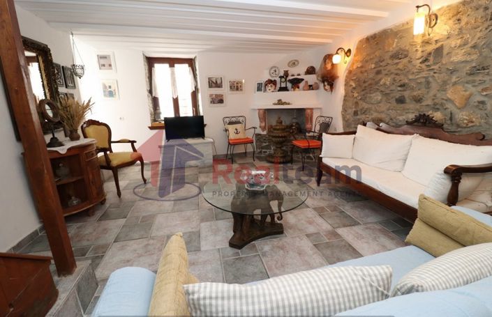 Image No.10-2 Bed Property for sale