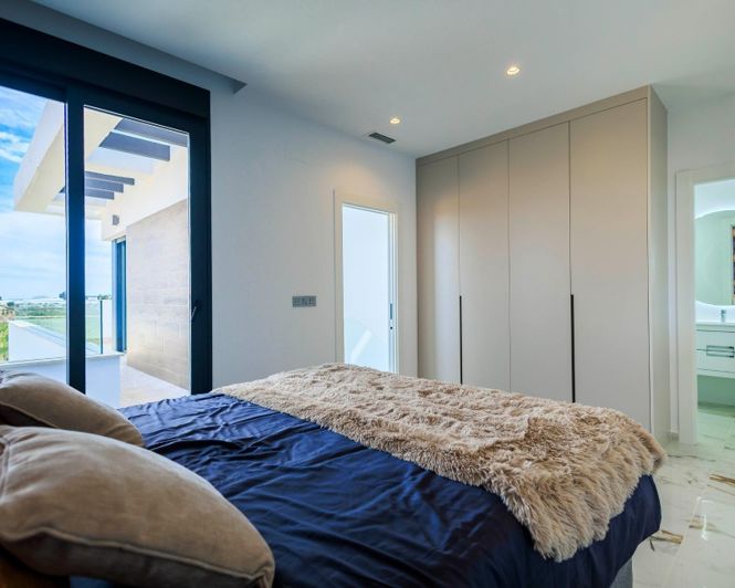 Image No.28-3 Bed Villa for sale