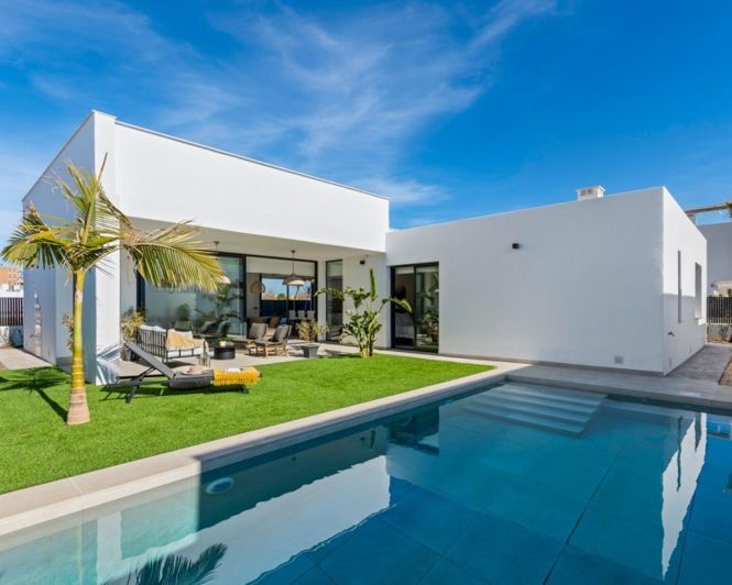 Image No.1-3 Bed Villa for sale
