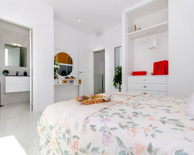 Image No.14-3 Bed Villa for sale