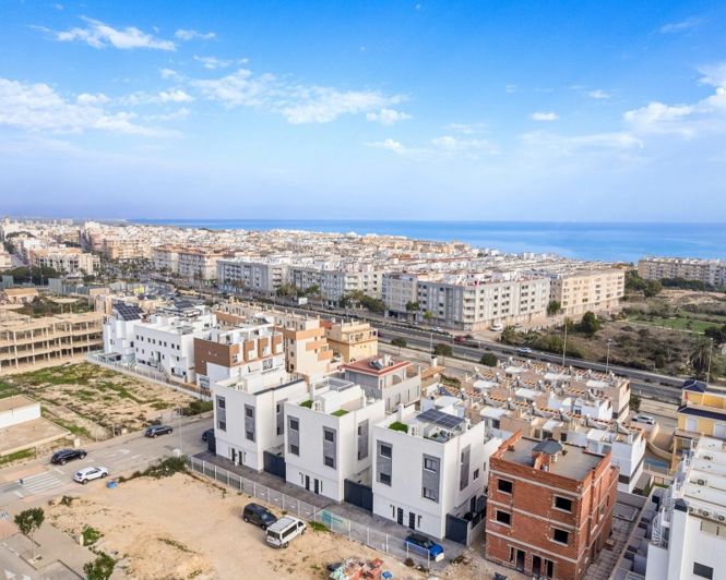 Image No.3-Villa de 4 chambres à vendre à Guardamar del Segura