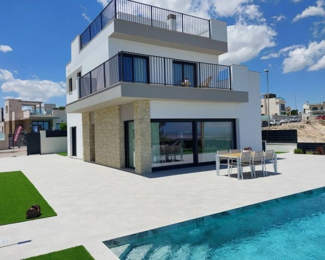 Image No.1-3 Bed Villa for sale