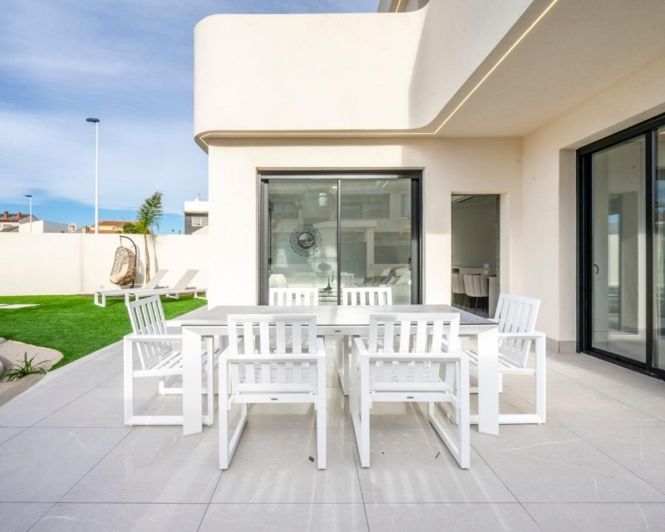 Image No.4-3 Bed Villa for sale