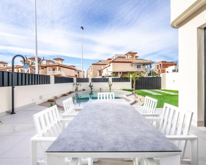 Image No.7-3 Bed Villa for sale