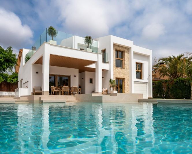 Image No.1-4 Bed Villa for sale