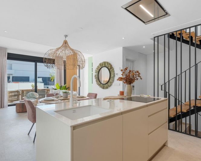 Image No.41-3 Bed Townhouse for sale