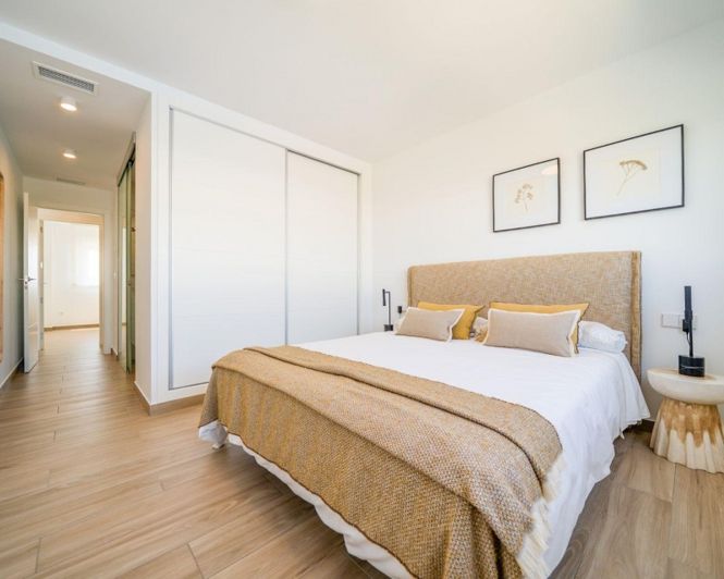 Image No.20-3 Bed Apartment for sale