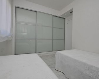 1203895lg