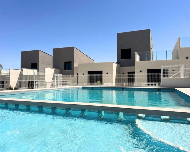 Image No.1-2 Bed Townhouse for sale