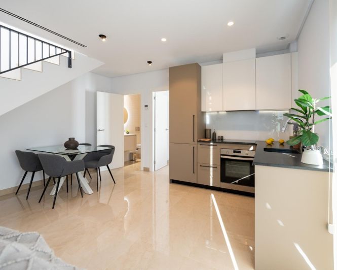 Image No.10-3 Bed Townhouse for sale