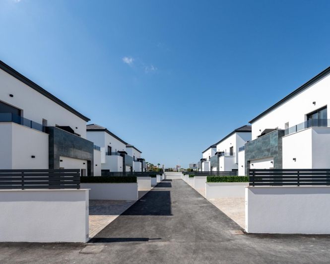 Image No.38-3 Bed Townhouse for sale