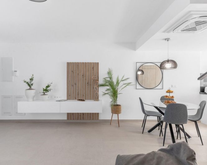 Image No.13-4 Bed Townhouse for sale