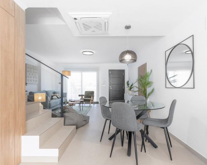 Image No.25-4 Bed Townhouse for sale