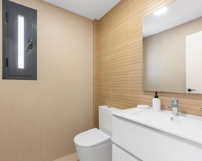 Image No.27-4 Bed Townhouse for sale