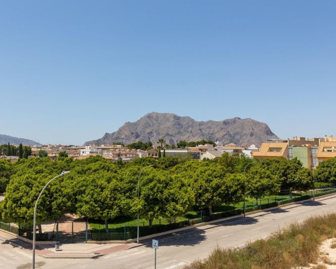 Image No.31-4 Bed Townhouse for sale