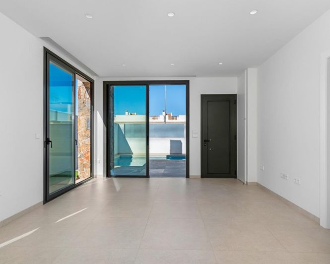 Image No.9-3 Bed Bungalow for sale