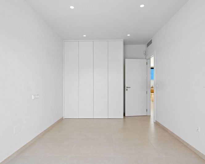 Image No.24-3 Bed Villa for sale