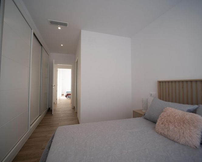 Image No.23-2 Bed Townhouse for sale