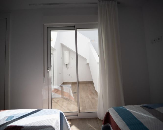 Image No.27-2 Bed Townhouse for sale