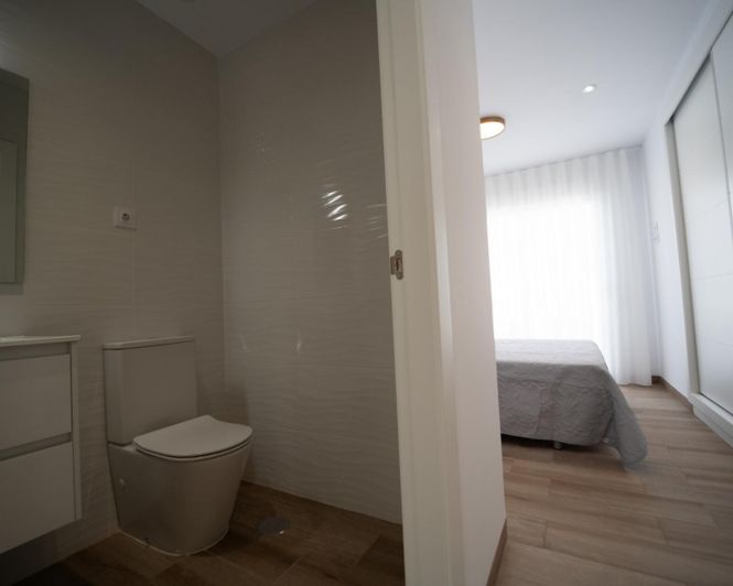 Image No.33-2 Bed Townhouse for sale