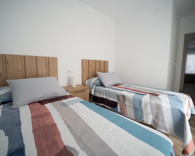 Image No.25-3 Bed Townhouse for sale