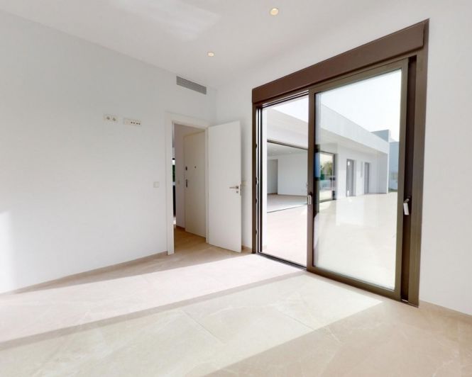 Image No.15-3 Bed Villa for sale